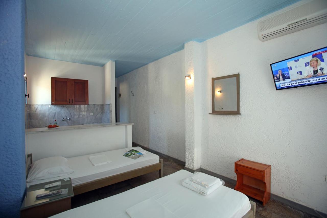 St George Studios & Apartments Баці Екстер'єр фото