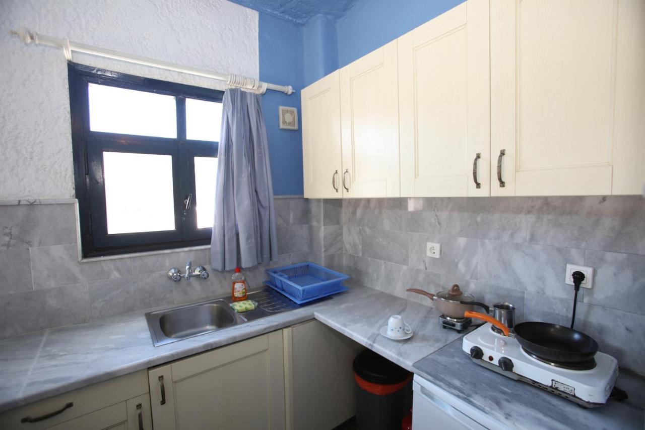 St George Studios & Apartments Баці Екстер'єр фото