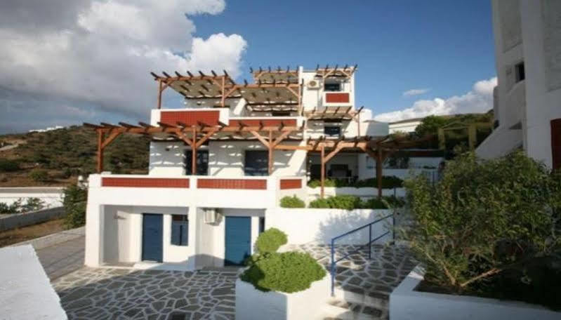 St George Studios & Apartments Баці Екстер'єр фото