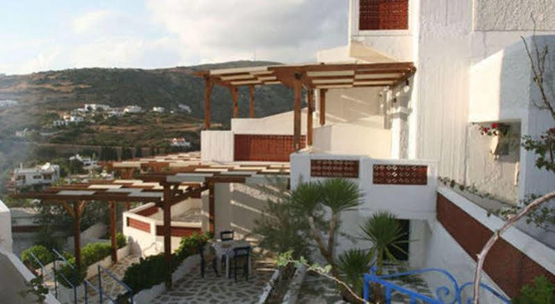 St George Studios & Apartments Баці Екстер'єр фото